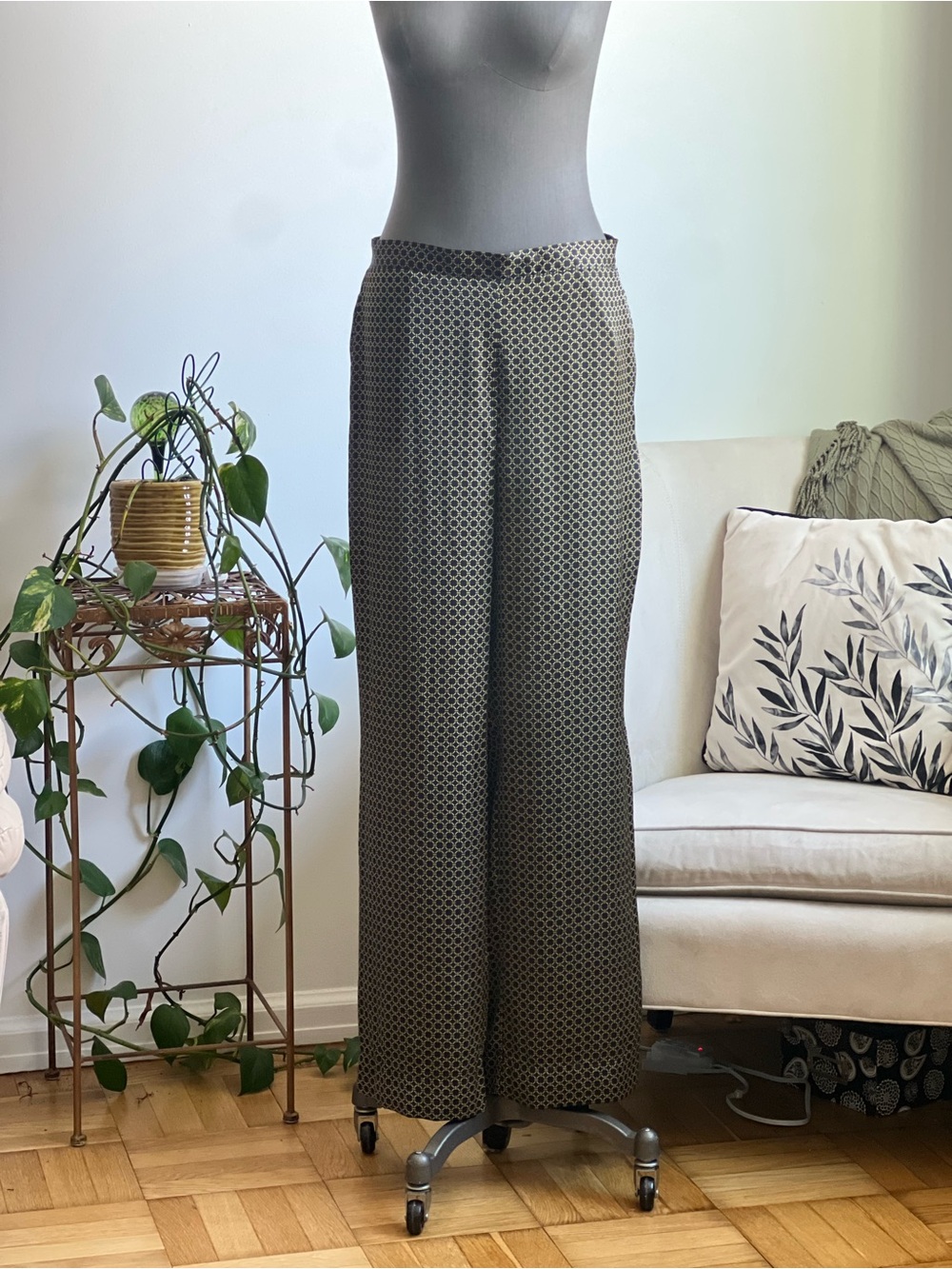Wide Leg Geometric Print Pants in Olive and Black